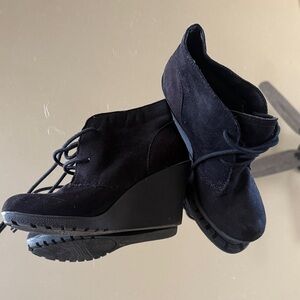 White Mountain Black Suede Wedge Shoes